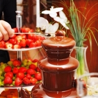 Шоколадов фонтан под наем от НОВА Кетъринг, подходящ за стилното Ви събитие! www.novva.bg