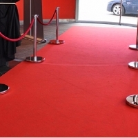 Червен килим под наем от НОВА Кетъринг за Вашето официално събитие! 