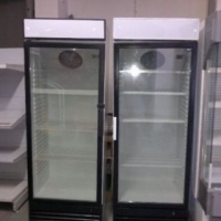 Продавам хладилни витрини - вертикални плюсови обслужени с гаранция